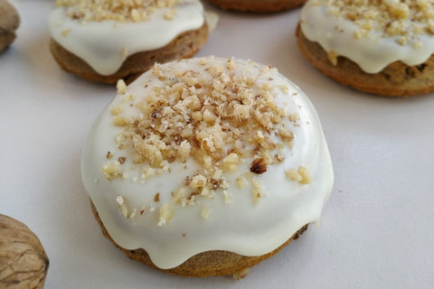 donuts bomba carrot cake