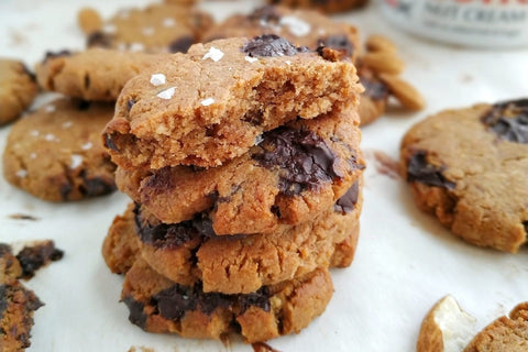 galletas de almendras en un bol